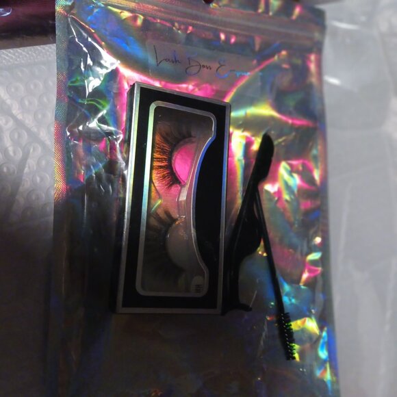 LASH BOSS EN. - Picture 2 of 2